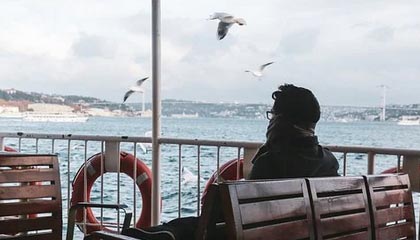 爱游戏下载_ 2025年电竞市场展望：机遇与挑战并存，爱游戏现在叫什么