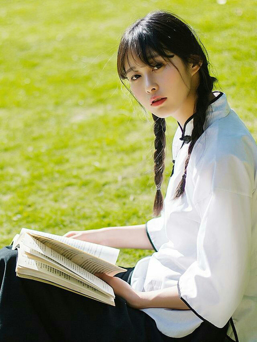 门兴格拉德巴赫签约新后卫，门兴格拉德巴赫首发阵容